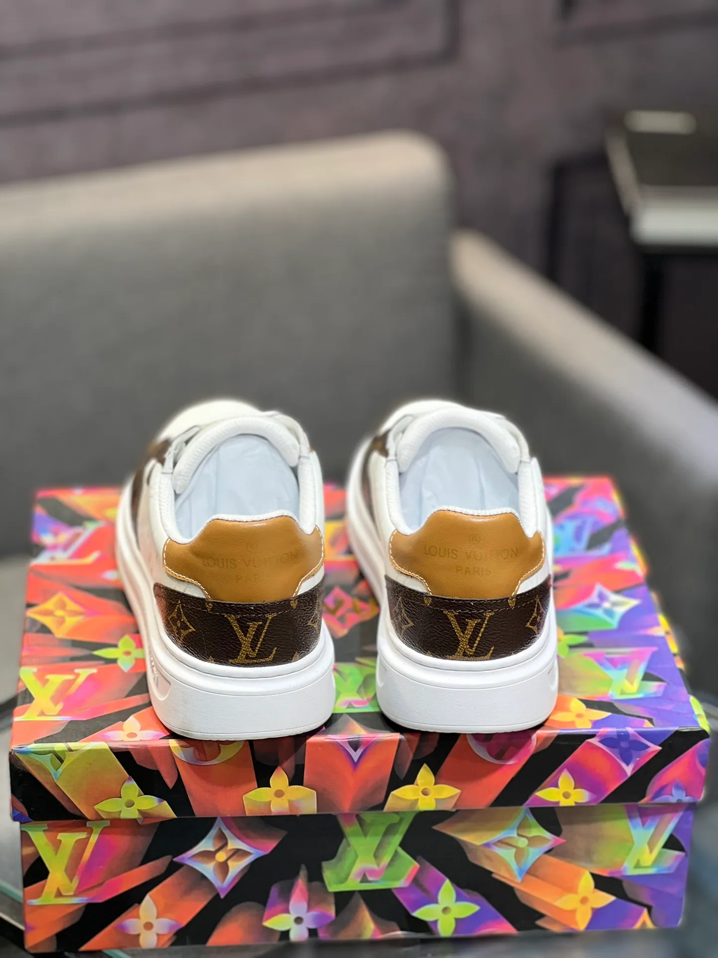 Men's Men's Shoes 💰540 LV Louis Vuitton. The latest fashionable casual shoes are popular in physical stores. The new spring and summer comfortable imported custom patent leather plus cowhide, cowhide mesh, and unique jacquard fabric element design. With sheepskin lining, Lv original base, [sun][sun] high-end packaging and high quality💪Details determine quality, welcome to compare🇮🇹Code number 38-44, 45 can be customized